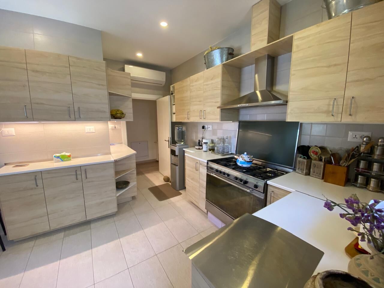 Amman, Apartments, Flats, Houses & Villas, JOD 26000/year,  3 BR,  300 Sq. Meter,  Ground Floor Apartment For Rent