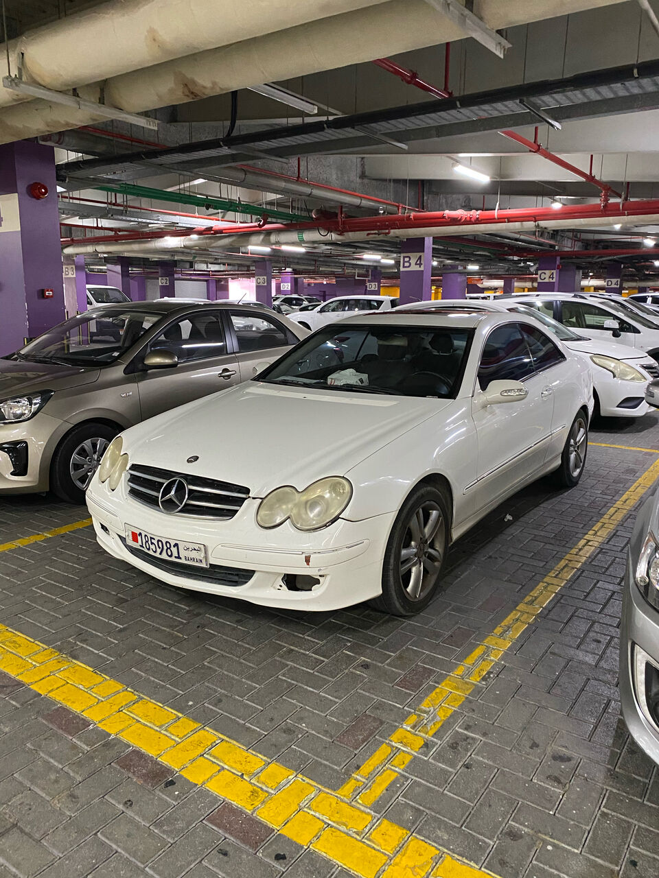 Manama, Vehicles, Cars & Trucks , BHD 1750,  Mercedes-Benz CLK,  2006,  Automatic,  164000 KM,   350 &ndash;  | V6 | Full Option