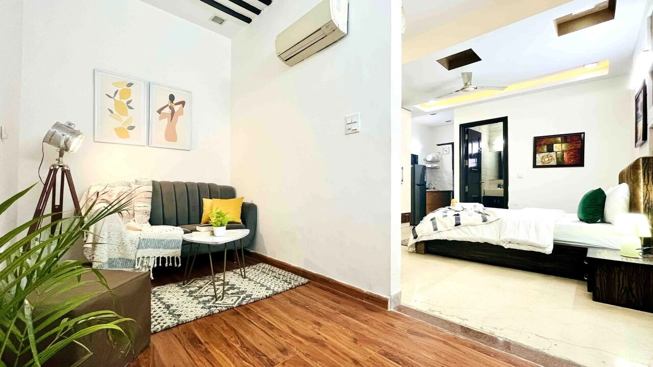 New Delhi, Housing Exchanges, INR 6148/day,  Studio,  450 Sq. Feet,  Classic Studio - M Block Greater Kailash