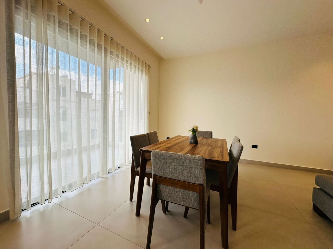 Abdoun, Apartments, Flats, Houses & Villas, JOD 14000/year,  Furnished,  2 BR,  100 Sq. Meter,  Apartments For Rent
