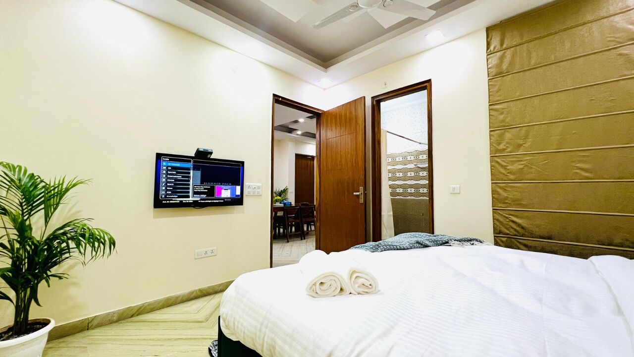 New Delhi, Apartments, Flats, Houses & Villas, INR 12954/day,  4 BR,  Classified Ad