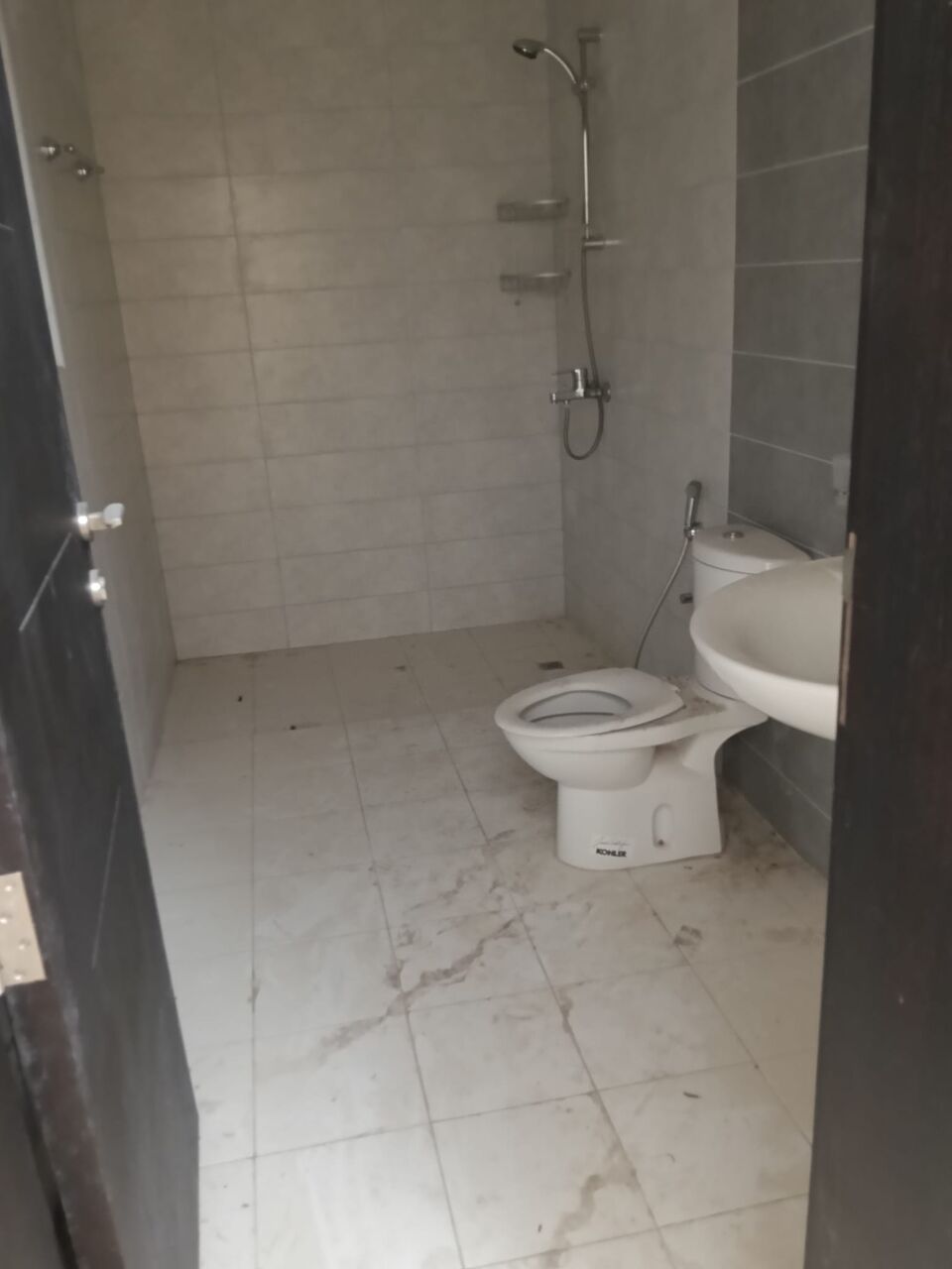 Gudaibiya, Apartments, Flats, Houses & Villas, BHD 270/month,  2 BR,  2 Bedroom Unfurnished Flat For Rent With Ewa