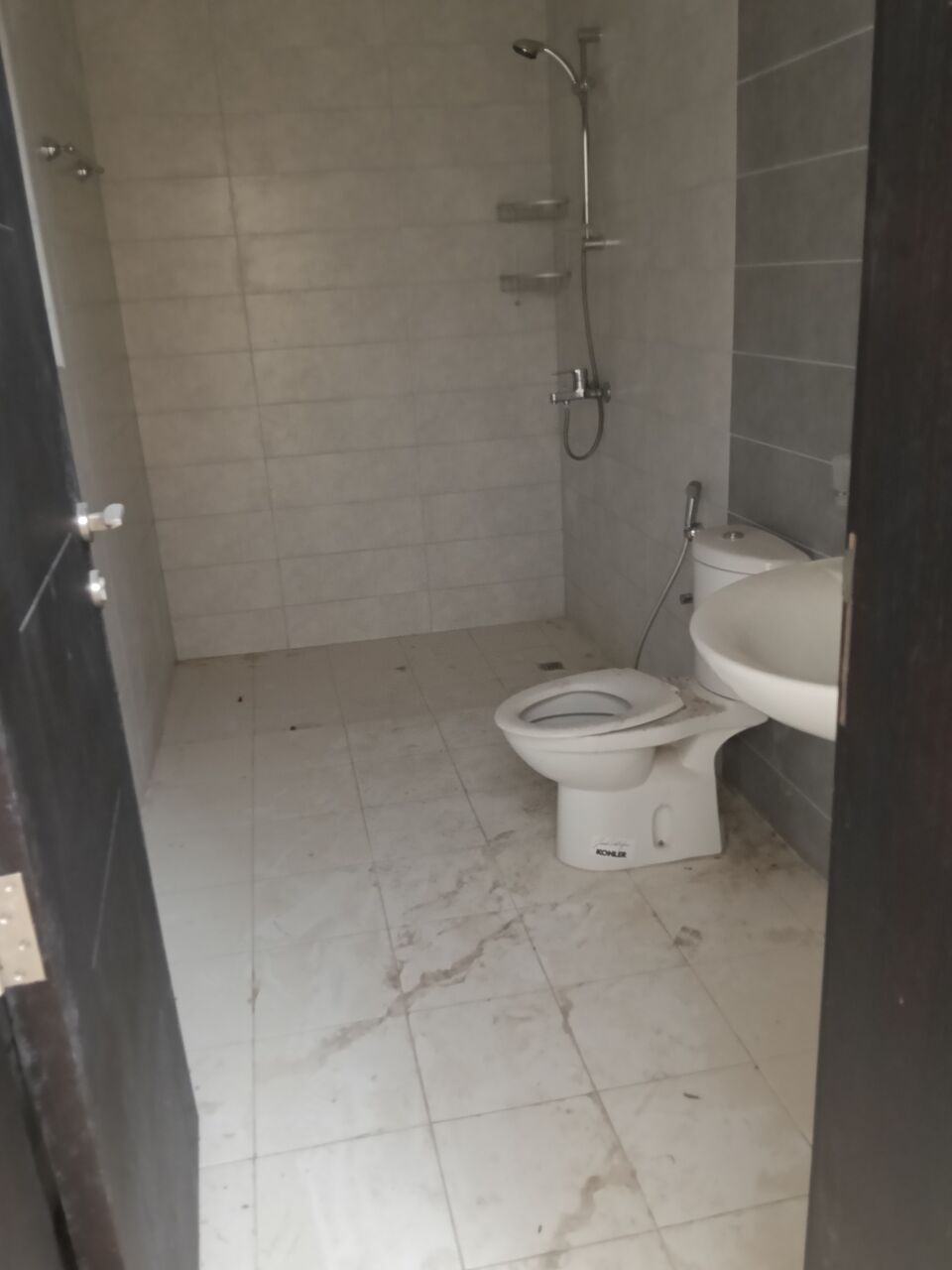 Gudaibiya, Apartments, Flats, Houses & Villas, BHD 270/month,  2 BR,  2 Bedroom Unfurnished Flat For Rent With Ewa