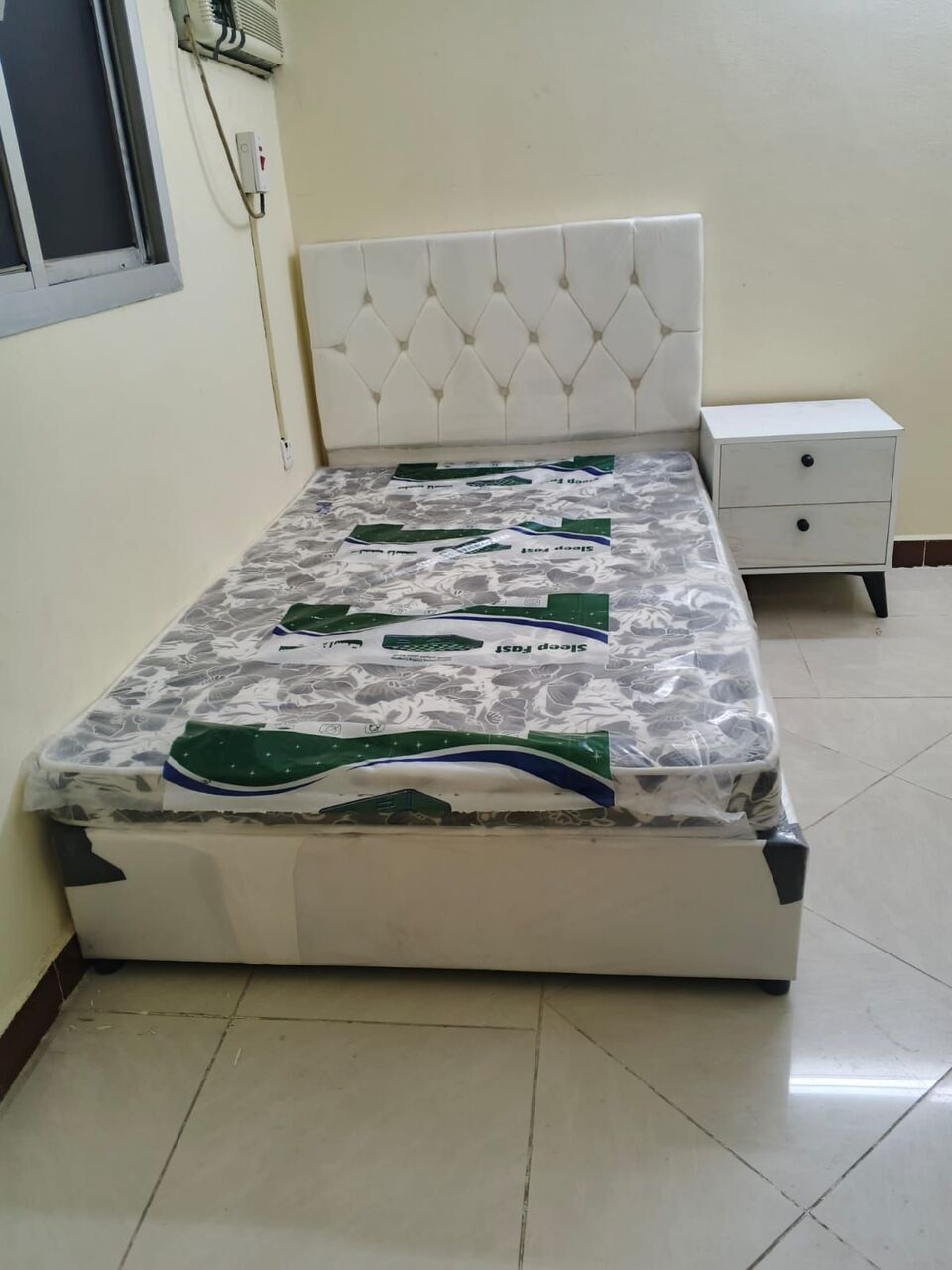 Jeddah, Furniture, SAR 1,  Single And Medium Size Bed With Mattress Available Brand New With Best Quality