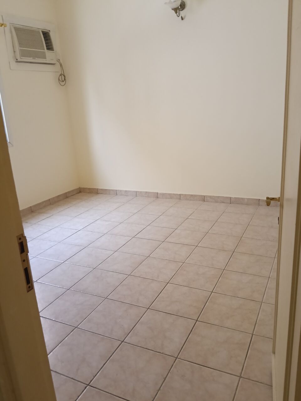 Hoora, Apartments, Flats, Houses & Villas, BHD 220/month,  2 BR,  2 Bedroom Unfurnished Flat For Rent With Ewa