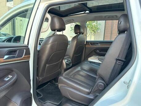 Riyadh, Vehicles, Cars & Trucks , SAR 40000,  MG RX8,  2020,  Automatic,  100000 KM,    Fully Loaded 7 Seat SUV
