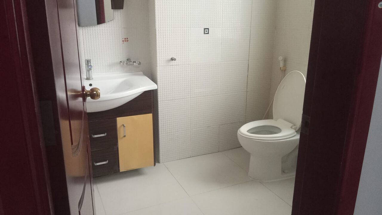 Juffair, Rooms for Rent, BHD 150/month,  Furnished,  Spacious Flat With Balcony