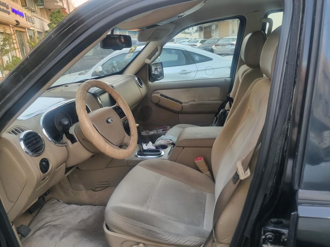 Dammam, Vehicles, Cars & Trucks , SAR 12,  Ford Explorer XLT,  2010,  Automatic,  300000 KM,  URGENT SALE Due To Final Exit,  4x4 SUV Model ,  , 300k KM,