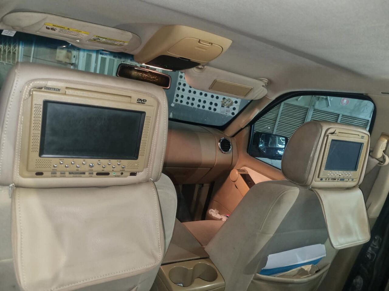 Dammam, Vehicles, Cars & Trucks , SAR 12,  Ford Explorer XLT,  2010,  Automatic,  300000 KM,  URGENT SALE Due To Final Exit,  4x4 SUV Model ,  , 300k KM,