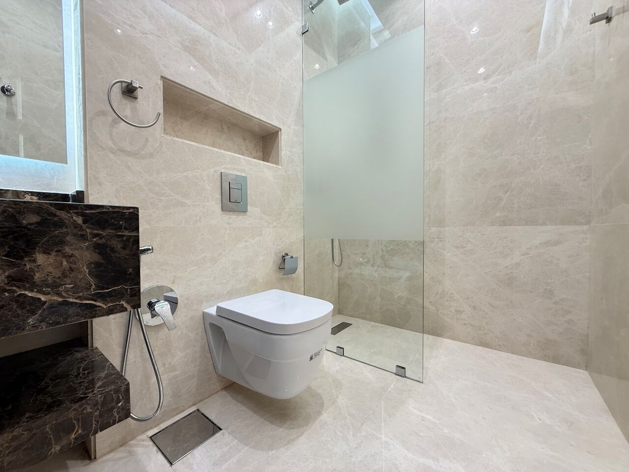 Kuwait City, Apartments, Flats, Houses & Villas, KWD 2750/month,  5 BR,  Abu Al Hasania &ndash; Fantastic, Contemporary, Five Master Bedroom Villa
