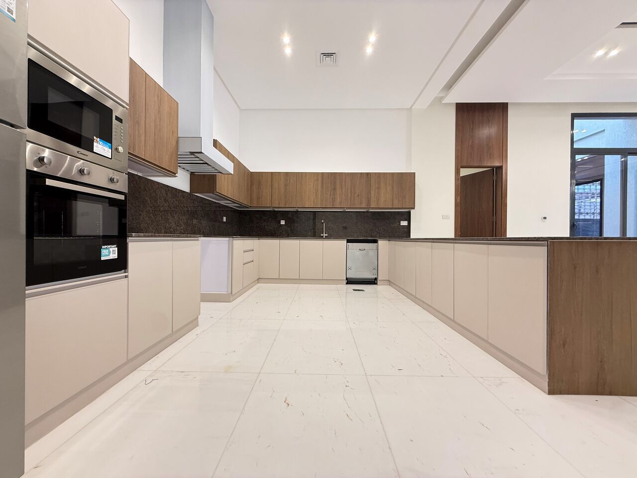 Kuwait City, Apartments, Flats, Houses & Villas, KWD 2750/month,  5 BR,  Abu Al Hasania &ndash; Fantastic, Contemporary, Five Master Bedroom Villa