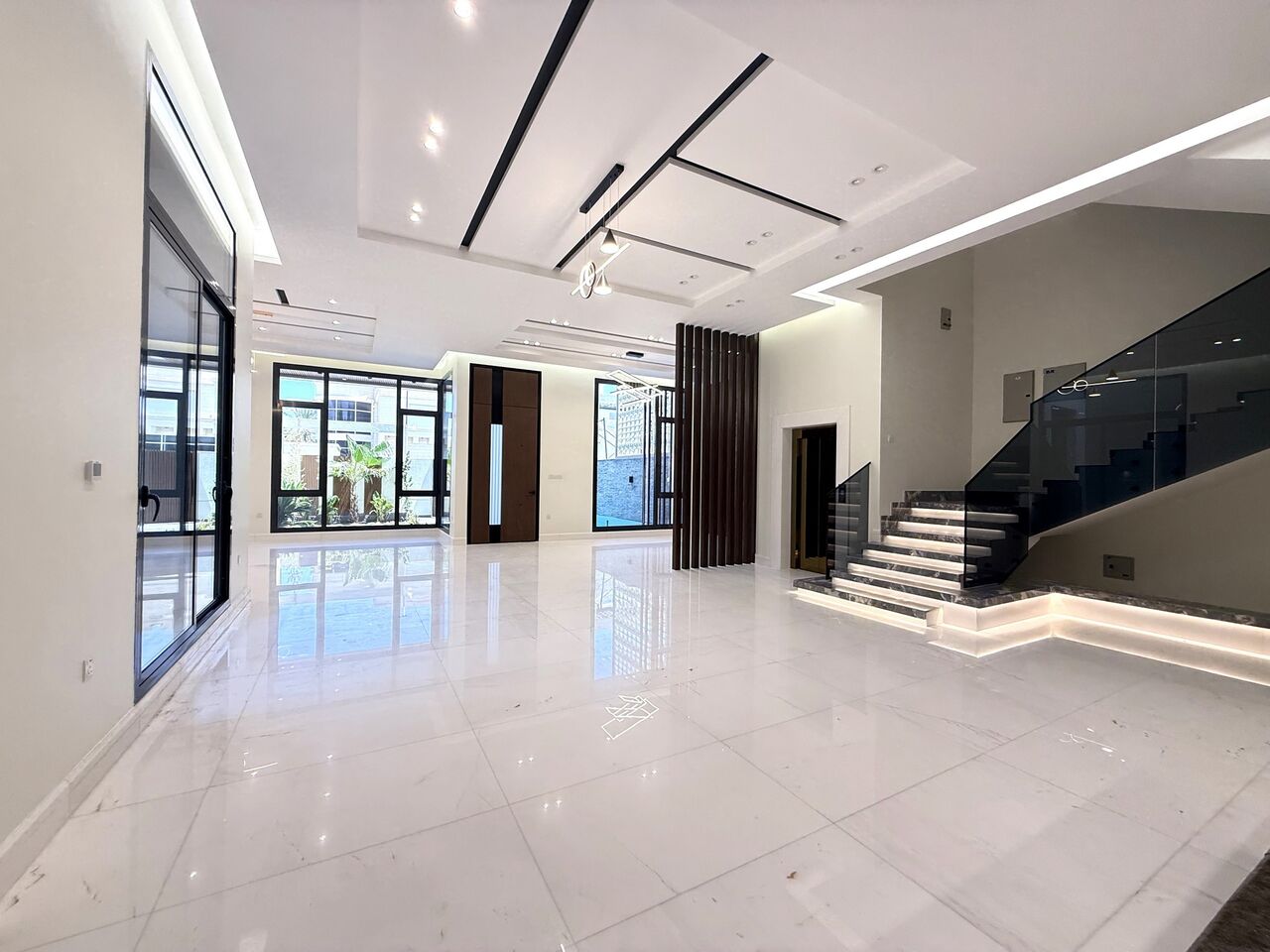 Kuwait City, Apartments, Flats, Houses & Villas, KWD 2750/month,  5 BR,  Abu Al Hasania &ndash; Fantastic, Contemporary, Five Master Bedroom Villa