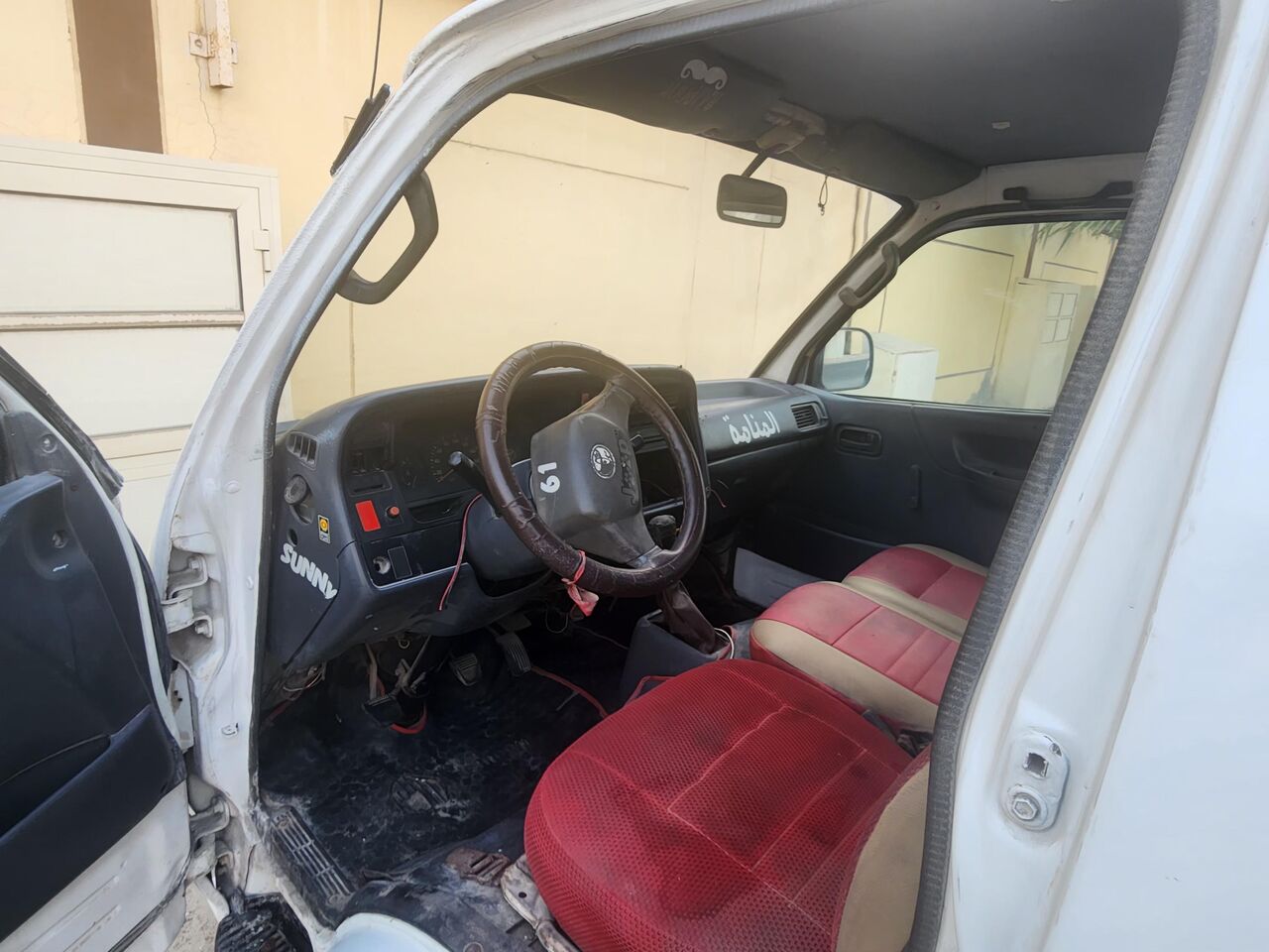 Manama, Vehicles, Cars & Trucks , BHD 1090,  Toyota HIACE 2002,  2002,  Manual,  642000 KM,   (Great Condition)