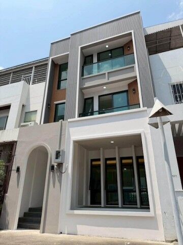 Bangkok, Real Estate For Sale, THB 12900000,  4 BR,  25 Sq. Feet,  BH4292 ขายทาวน์โฮม 4.5 ชั้น Prominent Place สุขุมวิท 101 พร้