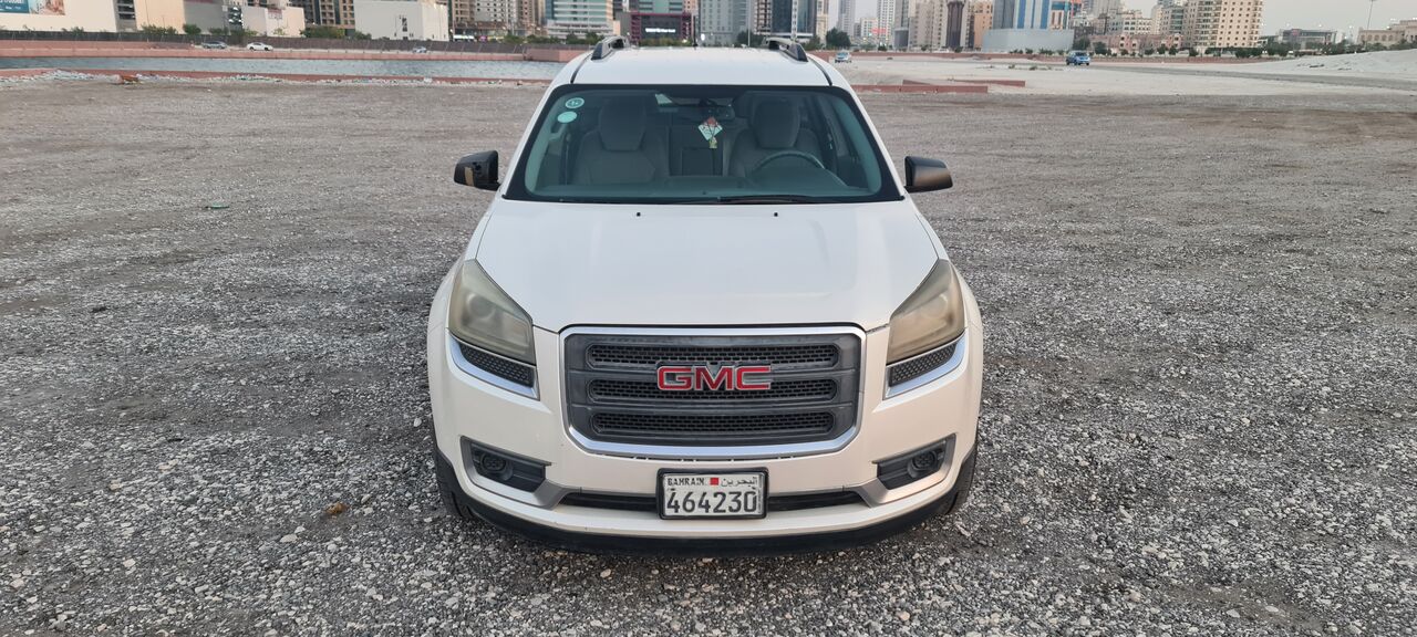 Juffair, Vehicles, Cars & Trucks , BHD 1450,  Gmc Acadia,  2013,  Automatic,  194000 KM,    Instalments Option Available
