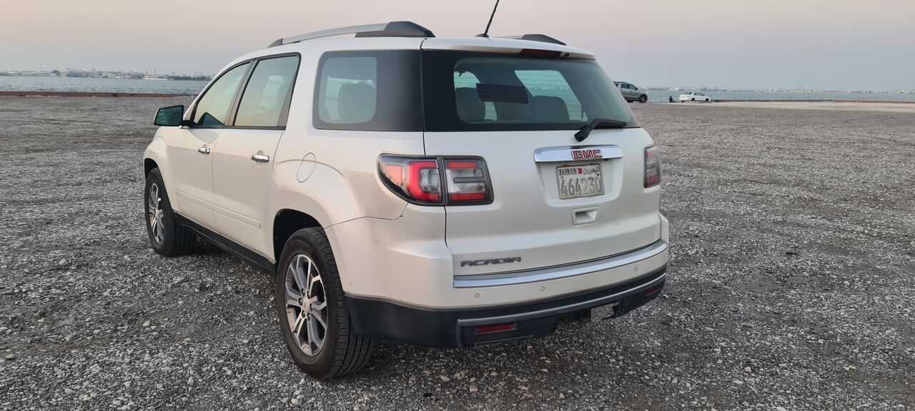 Juffair, Vehicles, Cars & Trucks , BHD 1450,  Gmc Acadia,  2013,  Automatic,  194000 KM,    Instalments Option Available