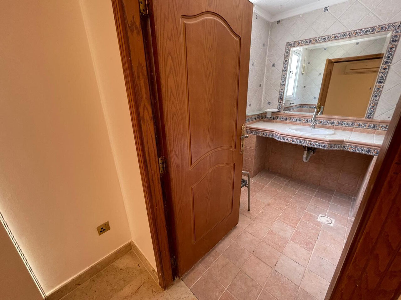 Diraz, Apartments, Flats, Houses & Villas, BHD 500/year,  5 BR,  RENT - ALDIRAZ