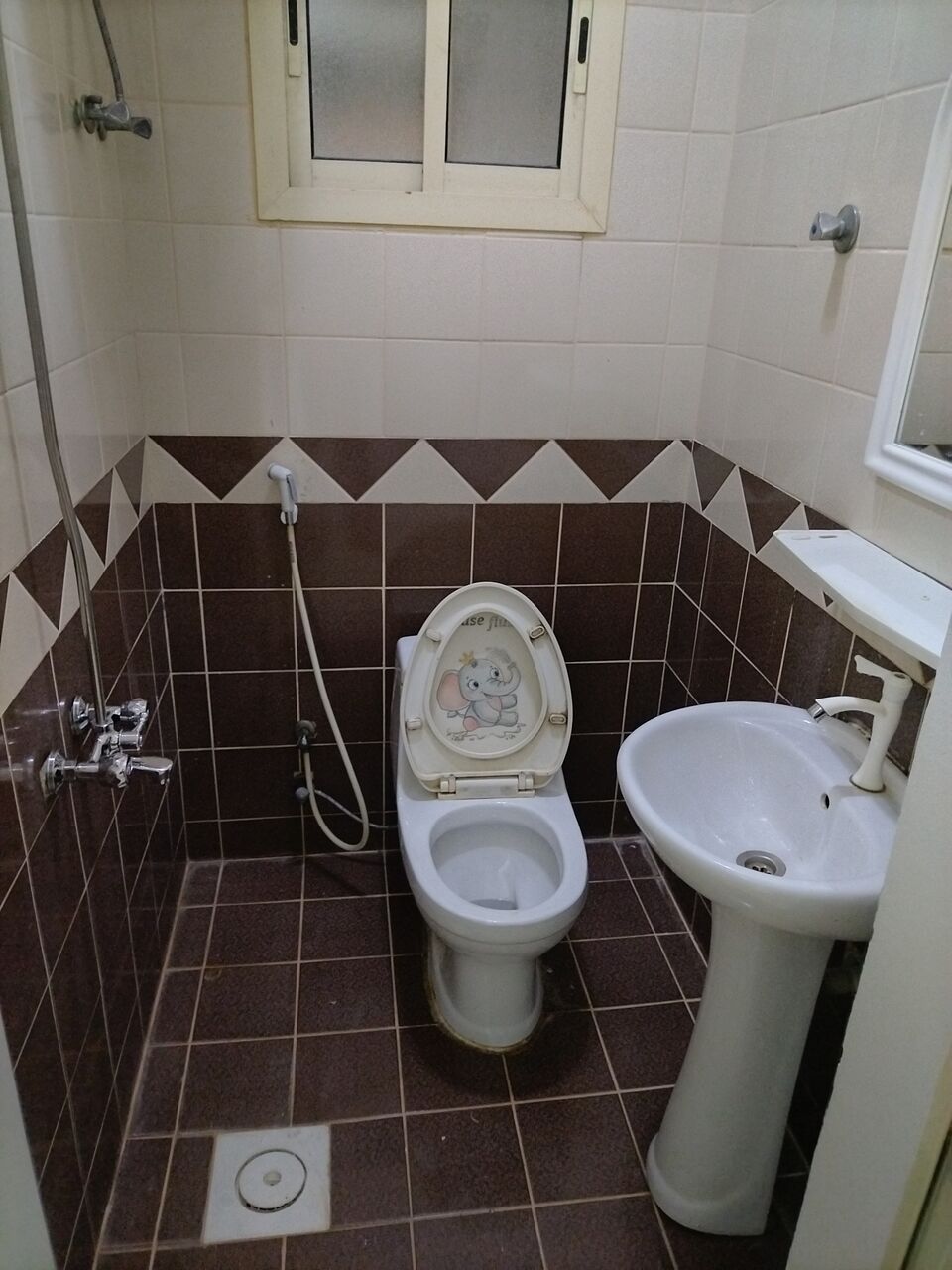 Khobar, Apartments, Flats, Houses & Villas, SAR 17600/year,  2 BR,  Family Apartment For Rent (Two Rooms, Hall, Bathrooms, Kitchen, Second Floor, Interior)