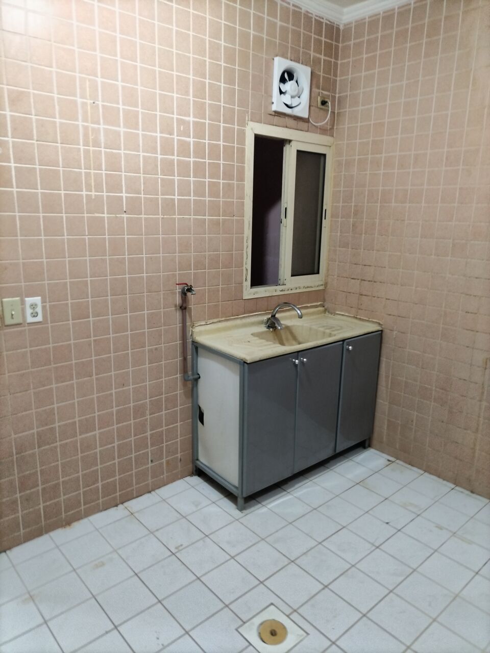 Khobar, Apartments, Flats, Houses & Villas, SAR 17600/year,  2 BR,  Family Apartment For Rent (Two Rooms, Hall, Bathrooms, Kitchen, Second Floor, Interior)