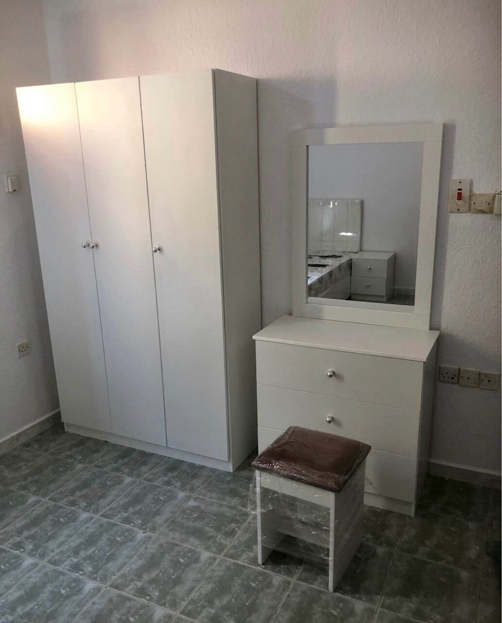 Jeddah, Furniture, SAR 5,  New Premium Quality Medium Size Bed 3 Door Wardrobe And Dressing Table Available