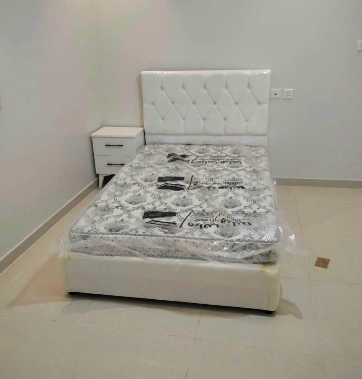 Jeddah, Furniture, SAR 5,  New Premium Quality Medium Size Bed 3 Door Wardrobe And Dressing Table Available