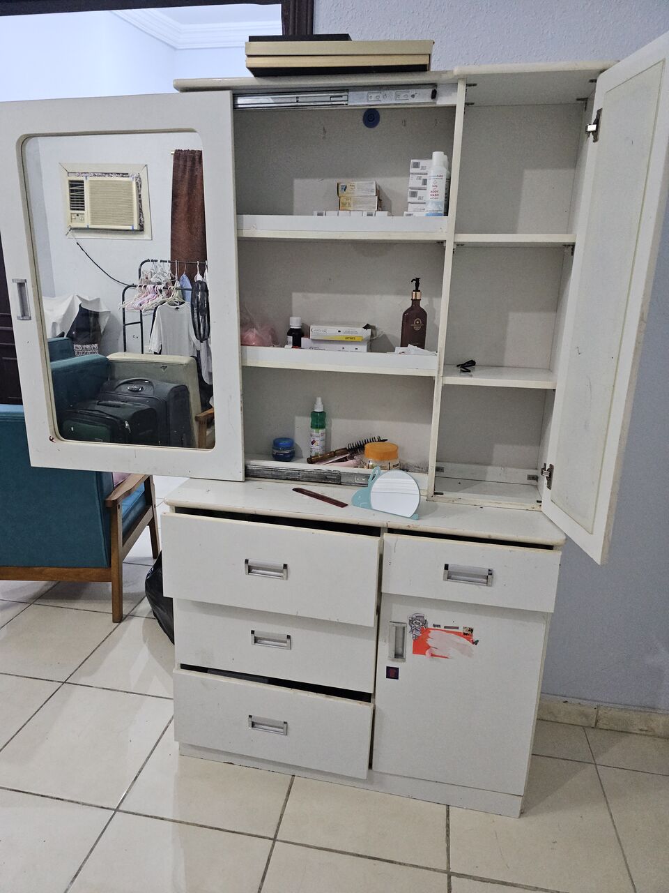 Jeddah, Furniture, SAR 200,  Dressing Table For Sale