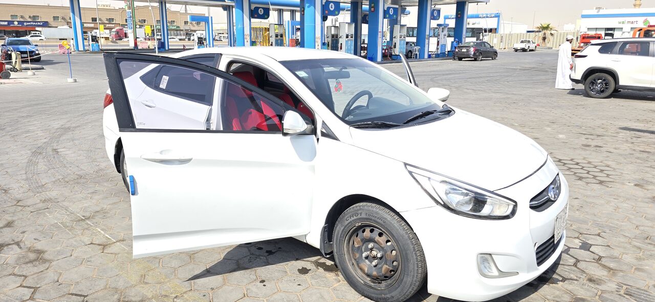 Al Iskan, Vehicles, Cars & Trucks , SAR 21000,  Hyundai Accent,  2016,  Automatic,  245000 KM,   White Colour  Model