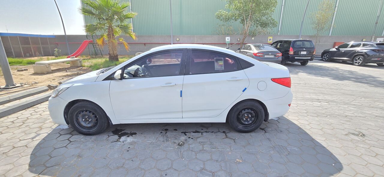 Al Iskan, Vehicles, Cars & Trucks , SAR 21000,  Hyundai Accent,  2016,  Automatic,  245000 KM,   White Colour  Model