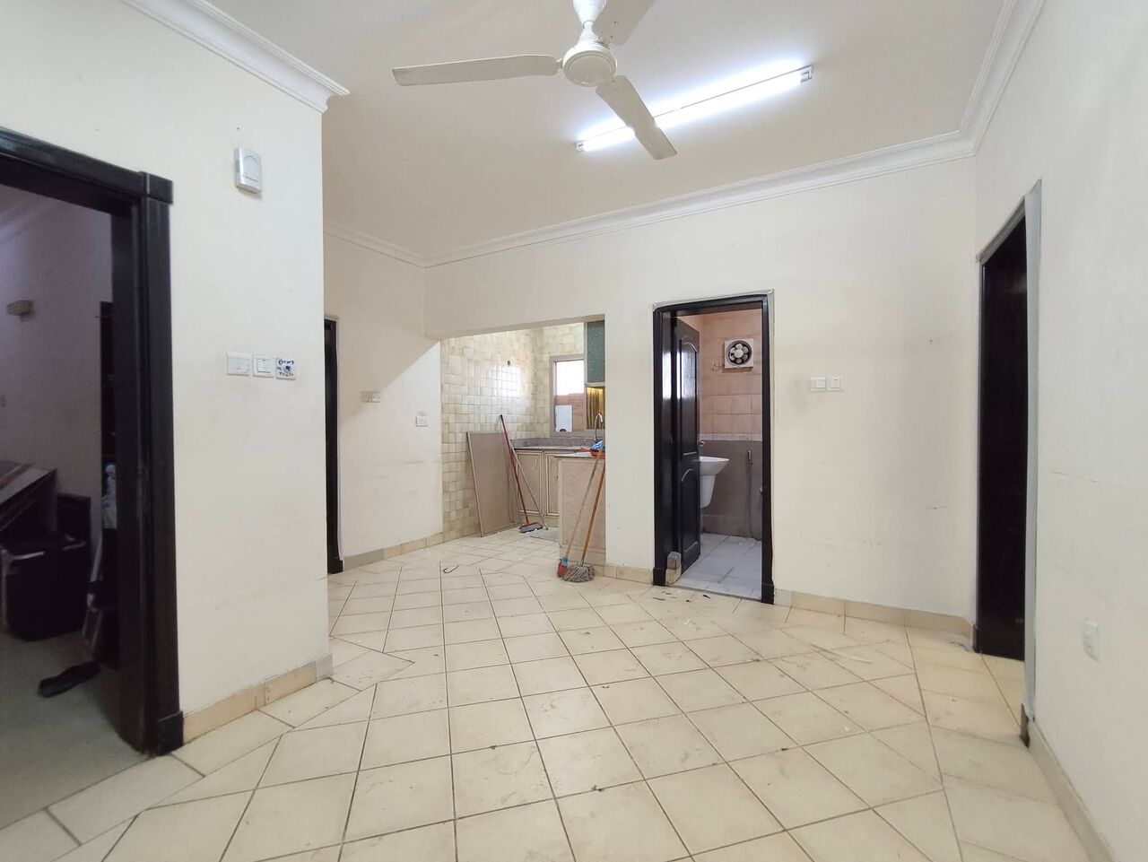 Manama, Apartments, Flats, Houses & Villas, BHD 220/year,  2 BR,  Um Al Hassam:- 2Bhk Unfurnished Flat On Rent With Ewa..