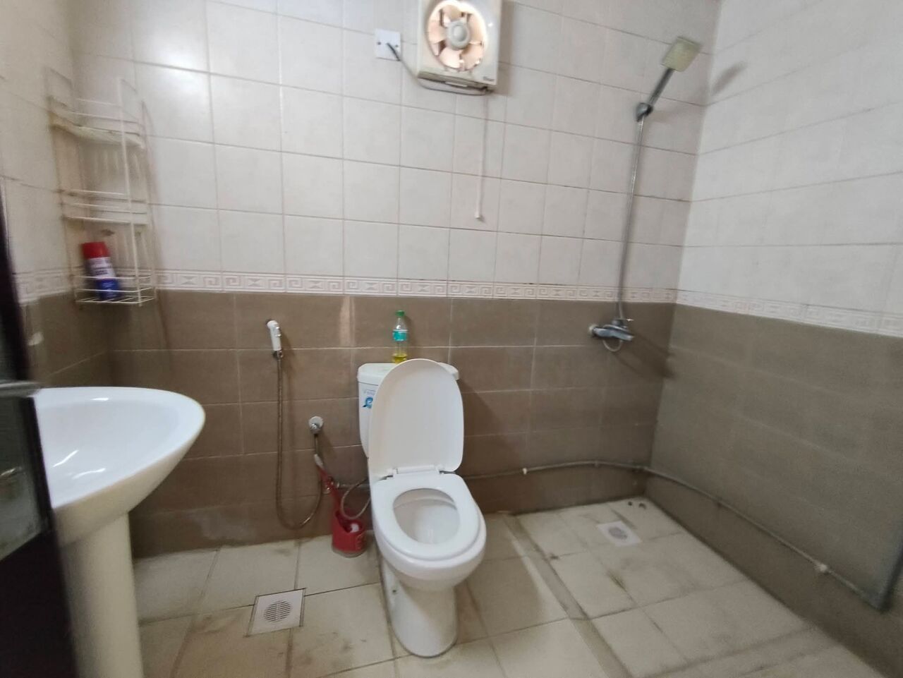 Manama, Apartments, Flats, Houses & Villas, BHD 220/year,  2 BR,  Um Al Hassam:- 2Bhk Unfurnished Flat On Rent With Ewa..