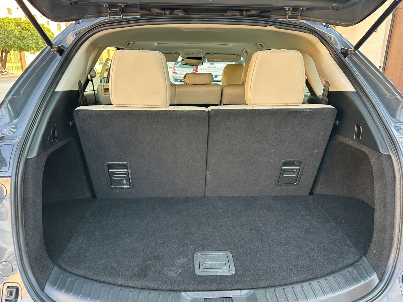 Riyadh, Vehicles, Cars & Trucks , SAR 115000,  Mazda CX-9,  2023,  Automatic,  49000 KM,    Mid Options With Sunroof And AWD For Urgent Sales (family Exit)