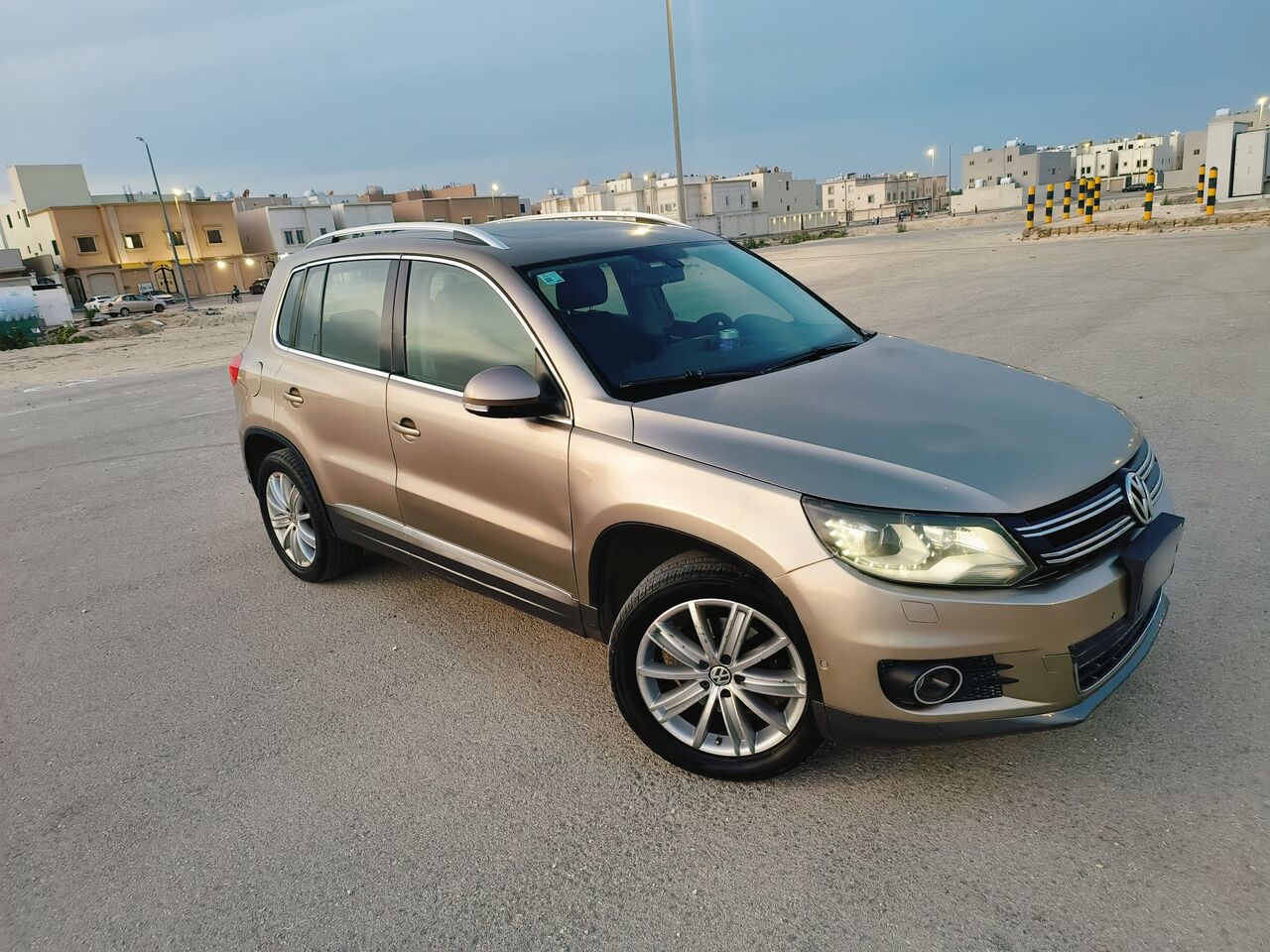 Dammam, Vehicles, Cars & Trucks , SAR 19000,  Volkswagen Tiguan,  2013,  Automatic,  220500 KM,