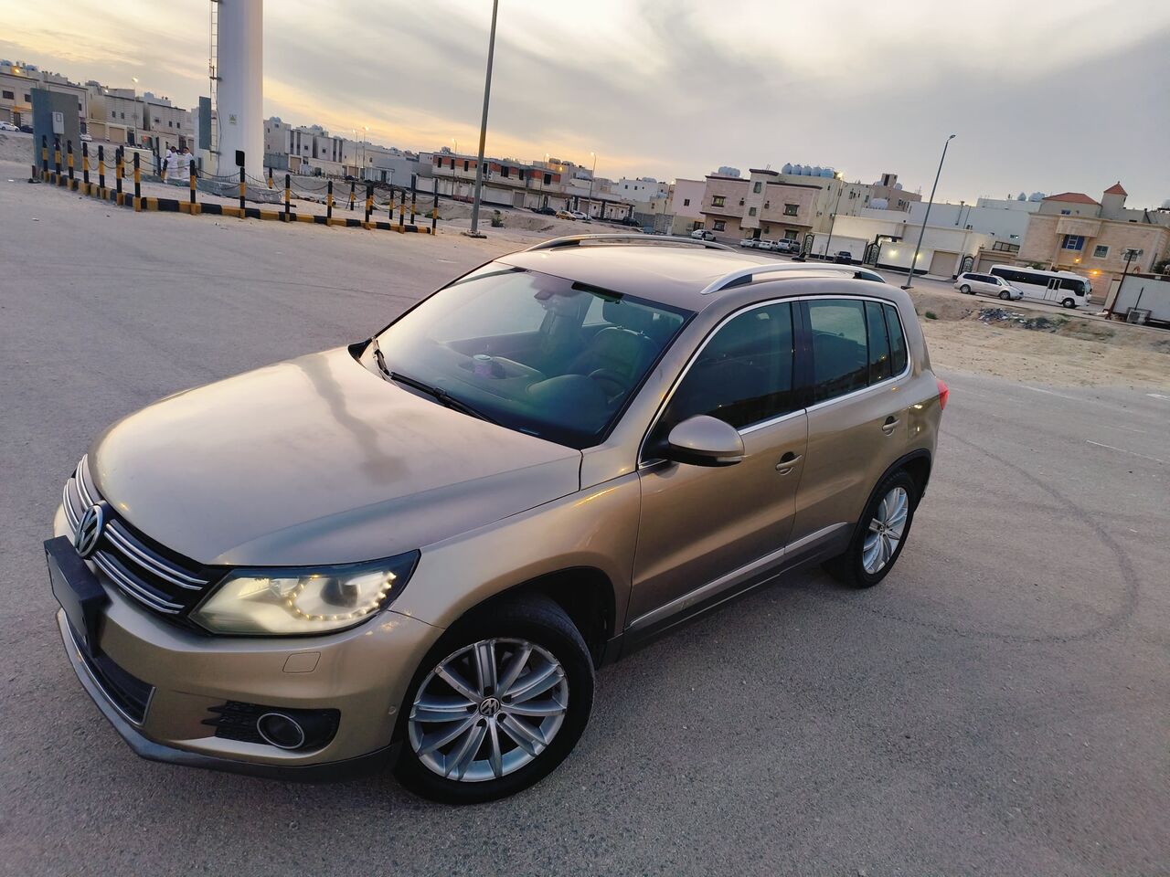 Dammam, Vehicles, Cars & Trucks , SAR 19000,  Volkswagen Tiguan,  2013,  Automatic,  220500 KM,