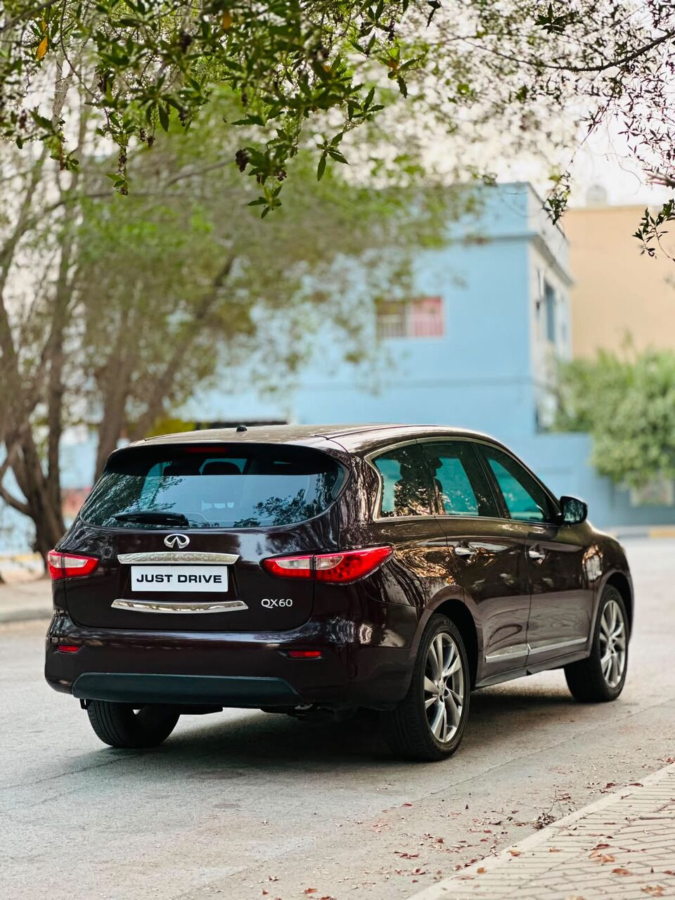 Segaya, Vehicles, Cars & Trucks , BHD 3750,  Infiniti QX60,  2015,  Automatic,  154000 KM,    MODEL FULL OPTION 7 SEATER SUV CALL OR WHATSAPP ON 35400768 ,33665080
