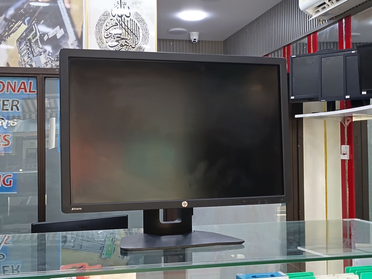 Riffa, Computers, BHD 27,  HP Z Display Z24i IPS Gen 2 Panel | 24" Full HD Professional Monitor &ndash; 27 BD