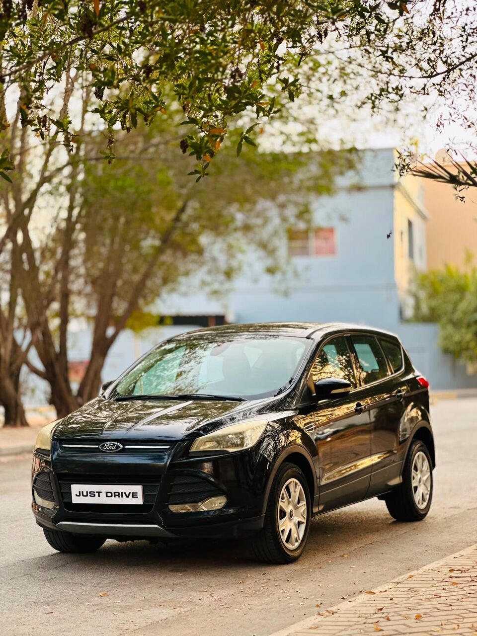 Segaya, Vehicles, Cars & Trucks , BHD 1650,  Ford Escape,  2015,  Automatic,  227000 KM,    MODEL WITH FULL COVER INSURANCE CALL OR WHATSAPP ON 35400768 ,33665080