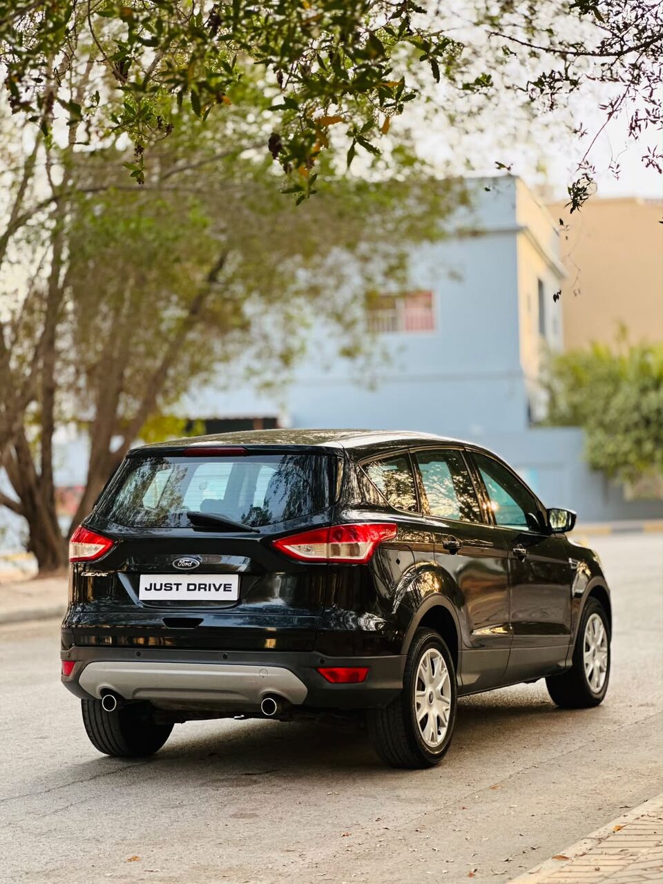 Segaya, Vehicles, Cars & Trucks , BHD 1650,  Ford Escape,  2015,  Automatic,  227000 KM,    MODEL WITH FULL COVER INSURANCE CALL OR WHATSAPP ON 35400768 ,33665080