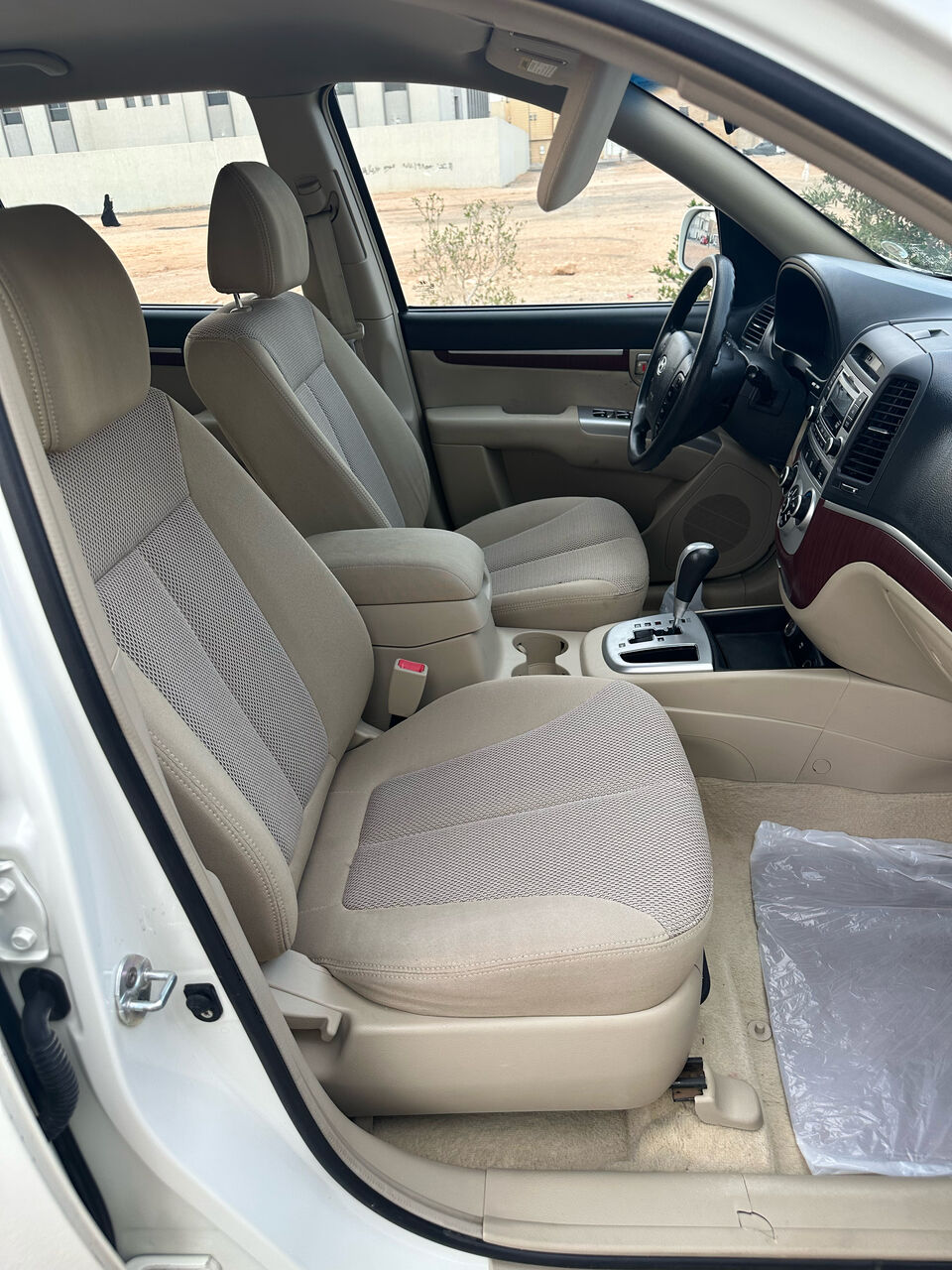 Riyadh, Vehicles, Cars & Trucks , SAR 22000,  Hyundai Santa Fe,  2008,  Automatic,  208000 KM,  HYUNDAI SANTAFE
