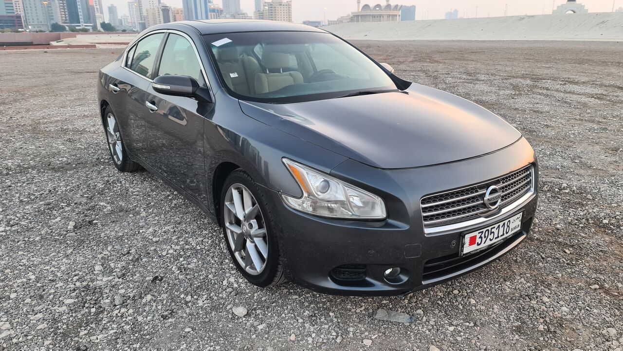 Juffair, Vehicles, Cars & Trucks , BHD 1250,  Nissan Maxima,  2011,  Automatic,  180 KM,   Full Option Instalments Option Available