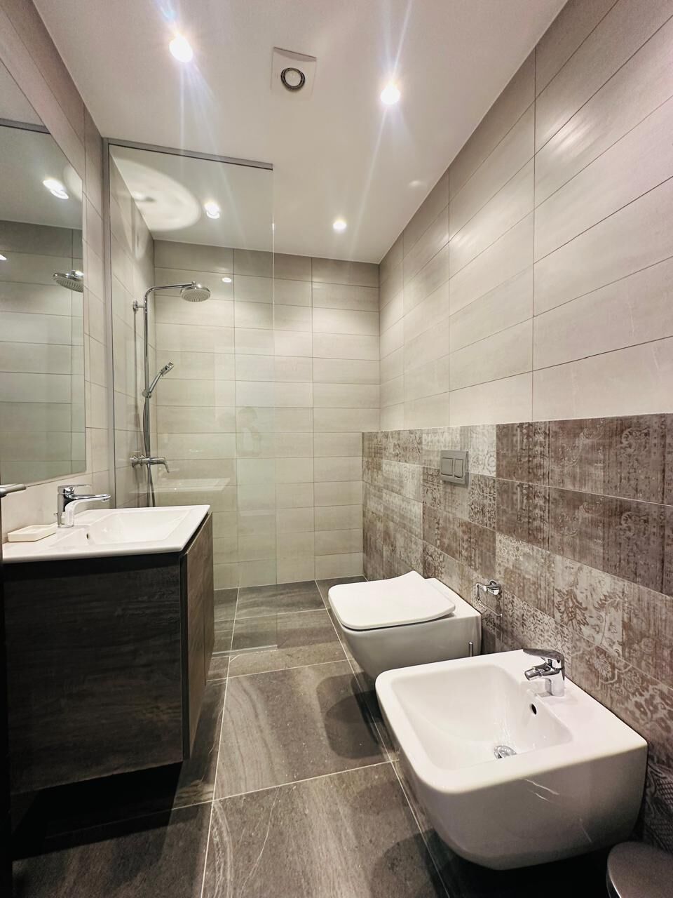 Abdoun, Apartments, Flats, Houses & Villas, JOD 24000/year,  Furnished,  3 BR,  210 Sq. Meter,  Furnished Apartment For Rent