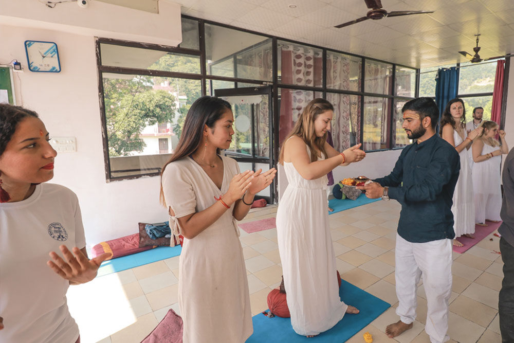 Mumbai, Lessons Offered, Learn Traditional Yoga At A Yoga School In Rishikesh