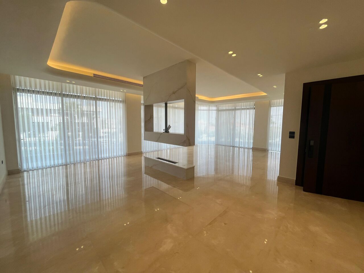 Abdoun, Apartments, Flats, Houses & Villas, JOD 40000/year,  4 BR,  290 Sq. Meter,  Ground Floor Apartment For Rent