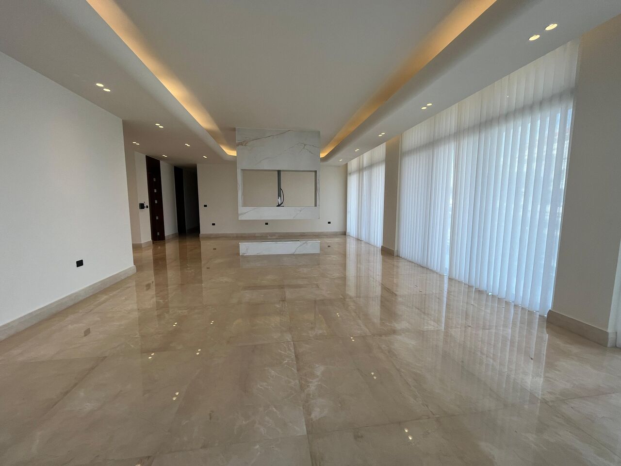 Abdoun, Apartments, Flats, Houses & Villas, JOD 40000/year,  4 BR,  290 Sq. Meter,  Ground Floor Apartment For Rent
