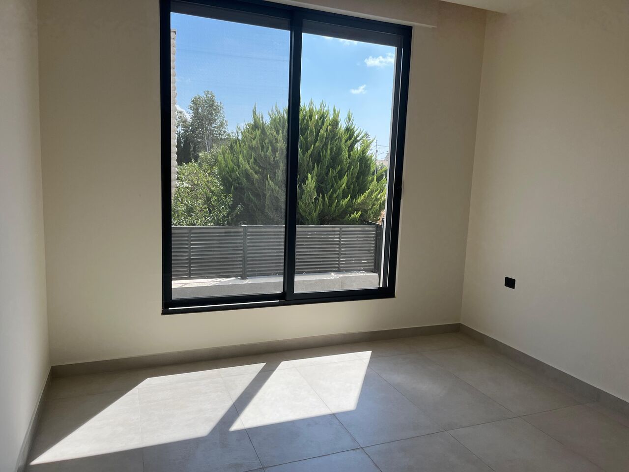 Abdoun, Apartments, Flats, Houses & Villas, JOD 40000/year,  4 BR,  290 Sq. Meter,  Ground Floor Apartment For Rent