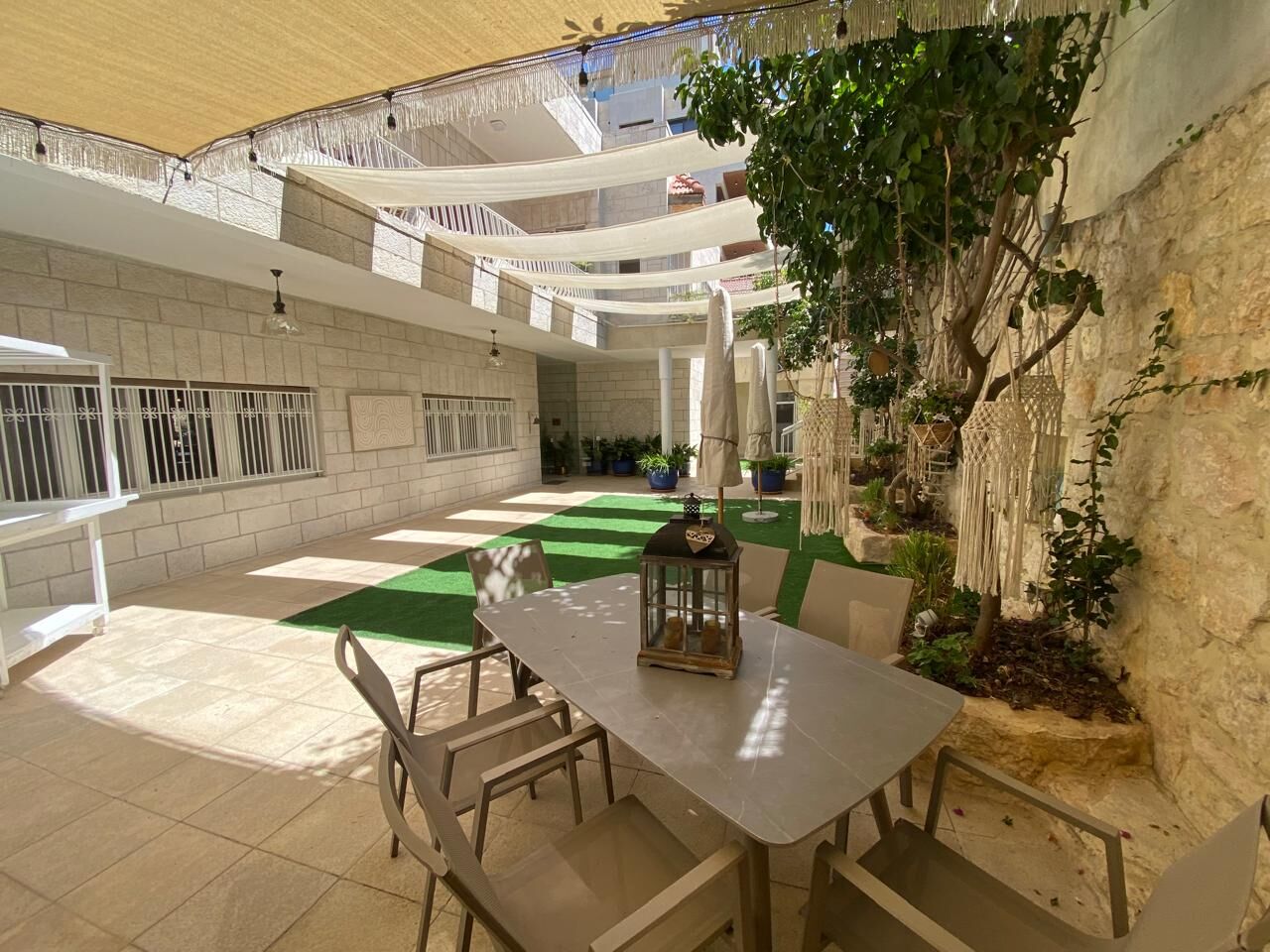 Abdoun, Apartments, Flats, Houses & Villas, JOD 26000/year,  3 BR,  300 Sq. Meter,  Ground Floor Apartment For Rent