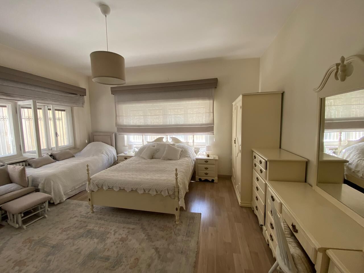 Abdoun, Apartments, Flats, Houses & Villas, JOD 26000/year,  3 BR,  300 Sq. Meter,  Ground Floor Apartment For Rent