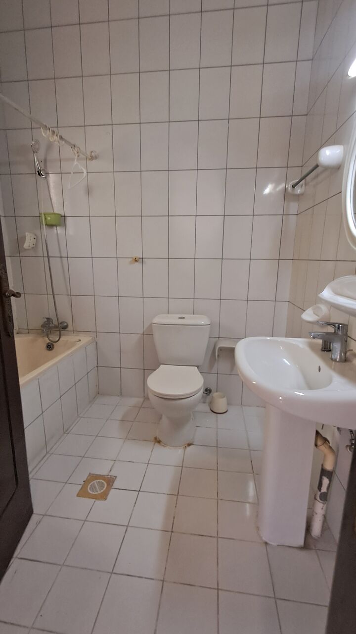 Manama, Rooms for Rent, BHD 140/month,  Fully Furnished Room Available In A 4-bedroom Apartment Located Near To British Club , Mah