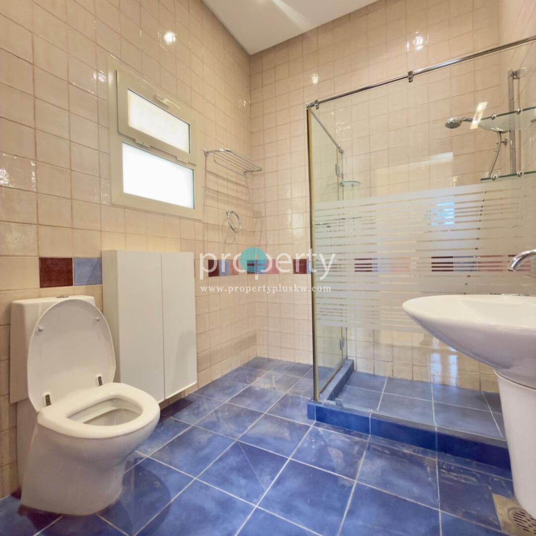 Kuwait City, Villas, KWD 3500,  Spacious Family Villa For Rent In Jabriya