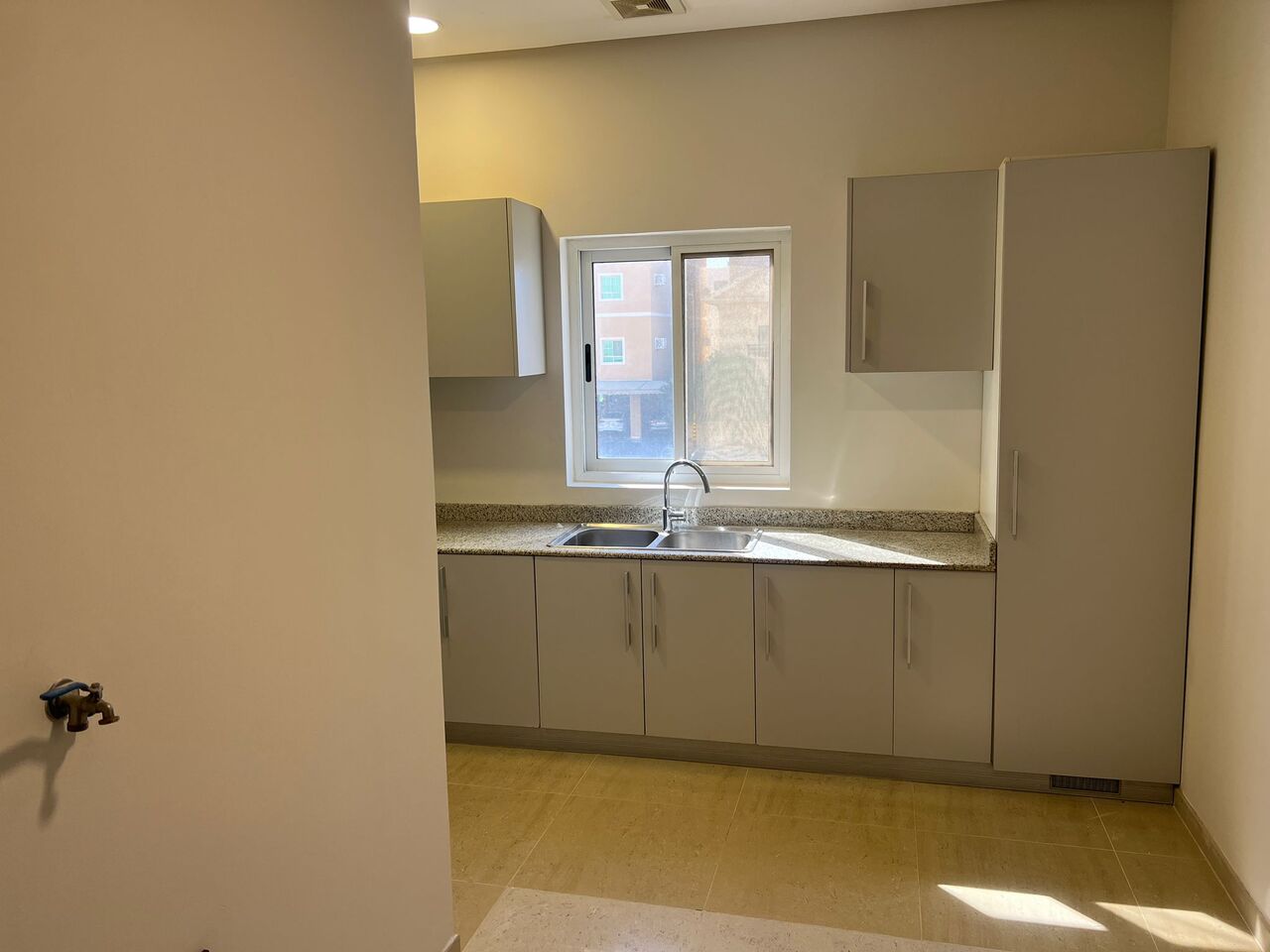 Janabiya, Apartments, Flats, Houses & Villas, BHD 350/month,  Furnished,  3 BR,  Spacious Semi-Furnished  Apartment For Rent In Janabiyah