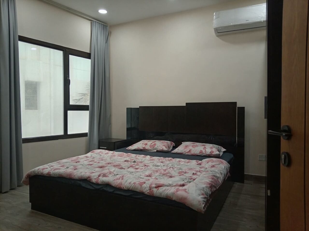 Adliya, Apartments, Flats, Houses & Villas, BHD 330/year,  2 BR,  Fully Furnished 2BHK Flat For Rent In Adliya With Ewa